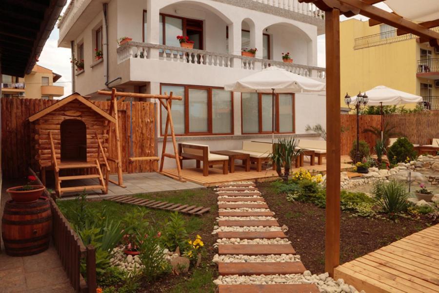 Hotel Yanis 로제넷츠 외부 사진