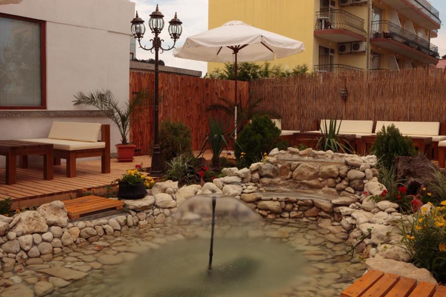 Hotel Yanis 로제넷츠 외부 사진