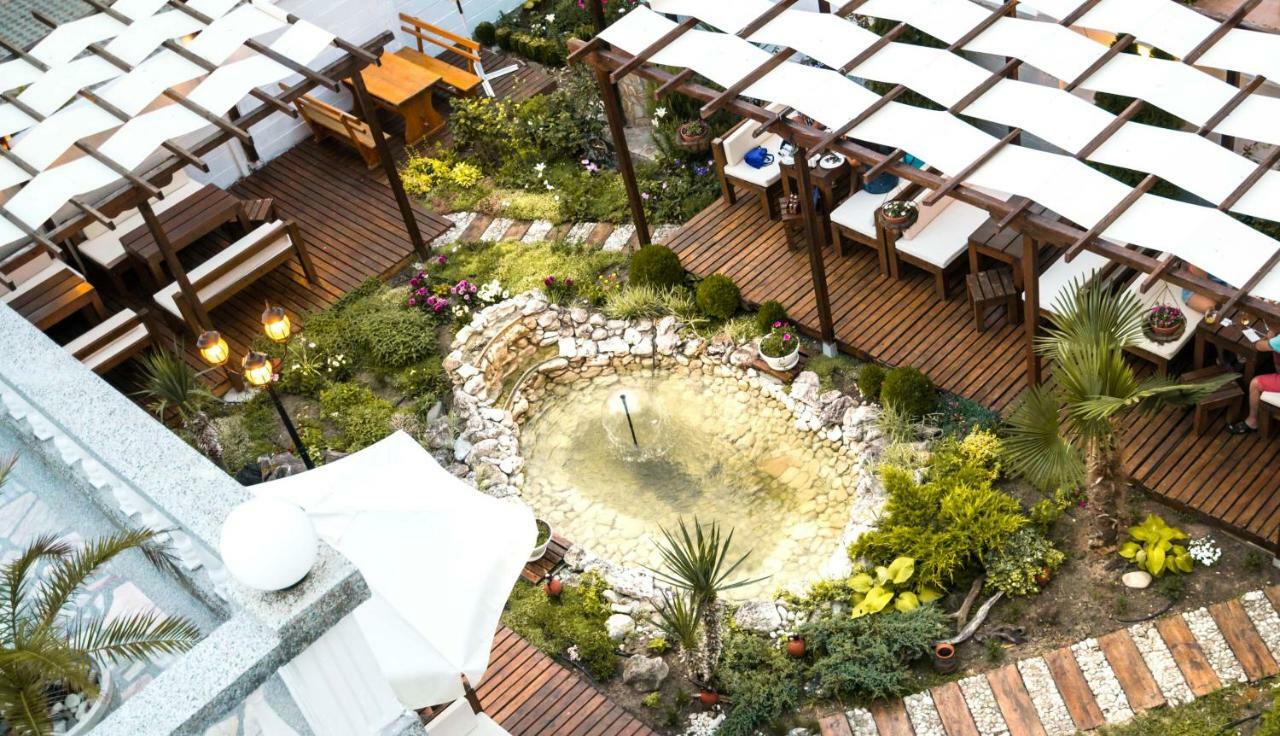 Hotel Yanis 로제넷츠 외부 사진