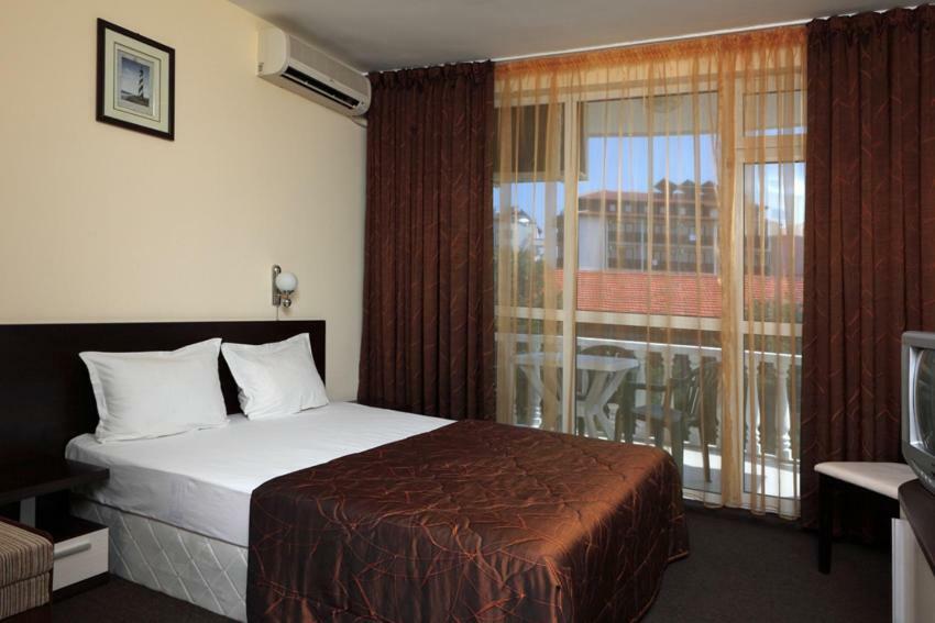 Hotel Yanis 로제넷츠 외부 사진