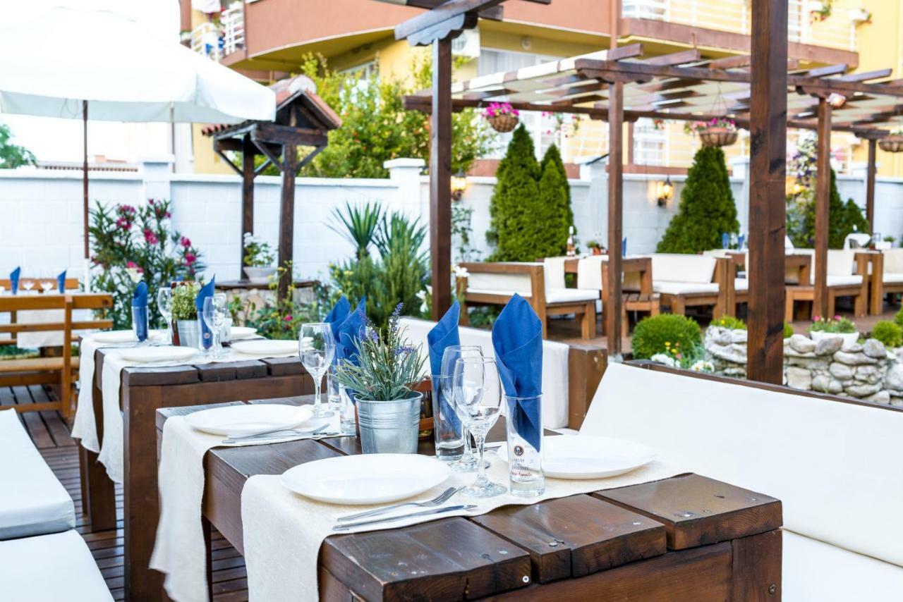Hotel Yanis 로제넷츠 외부 사진