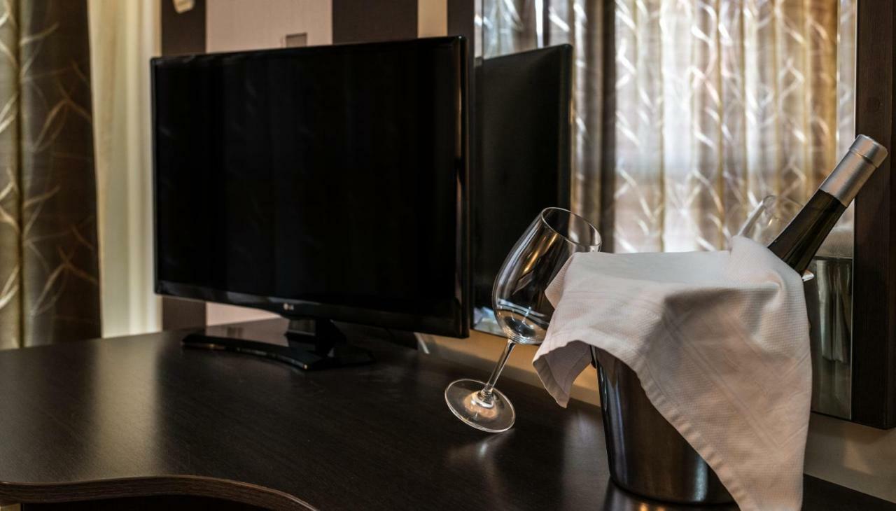 Hotel Yanis 로제넷츠 외부 사진